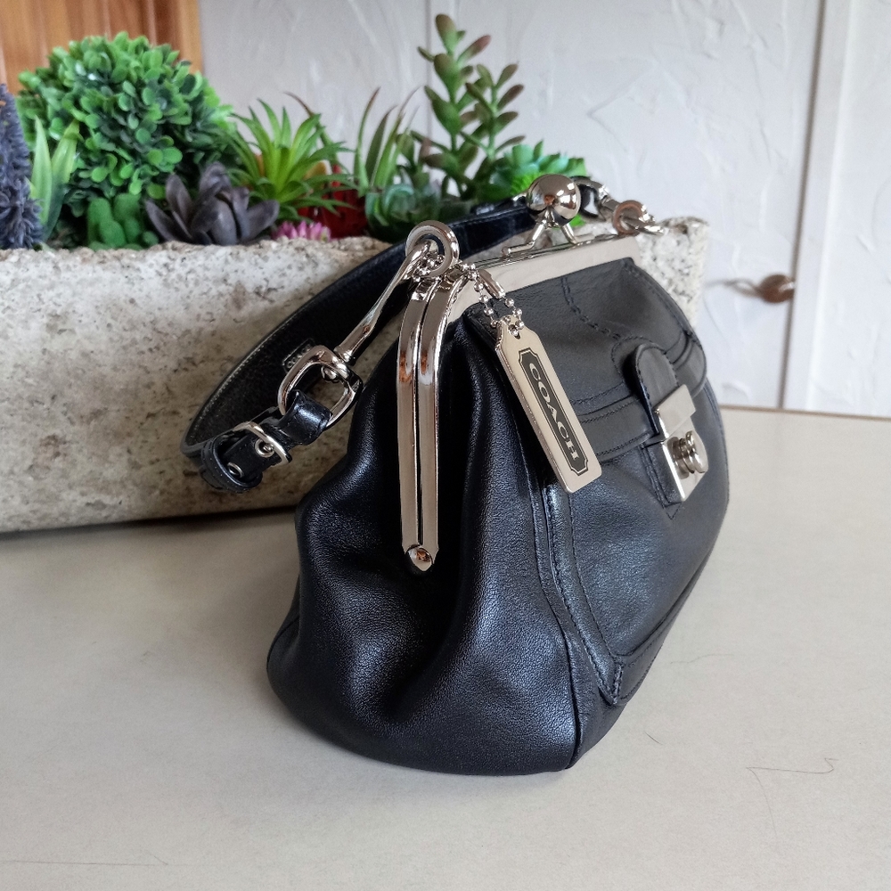 Coach Vintage, Kisslock Frame Satchel, all Black Smooth Leather. - Picture 3 of 9